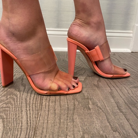 Peach heels with clear straps - Picture 2 of 3